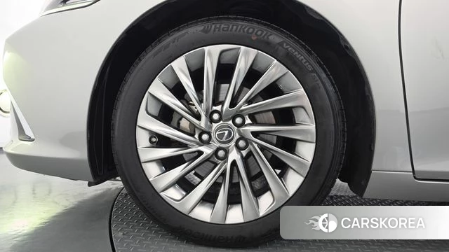 Lexus ES300h 7th generation id 4918679 из Кореи 31