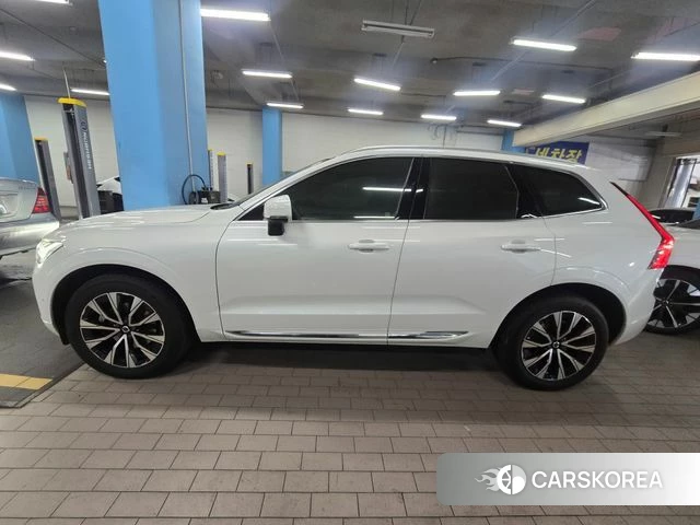 Volvo XC60 second Generation 2023 Белый из Кореи, фото 5