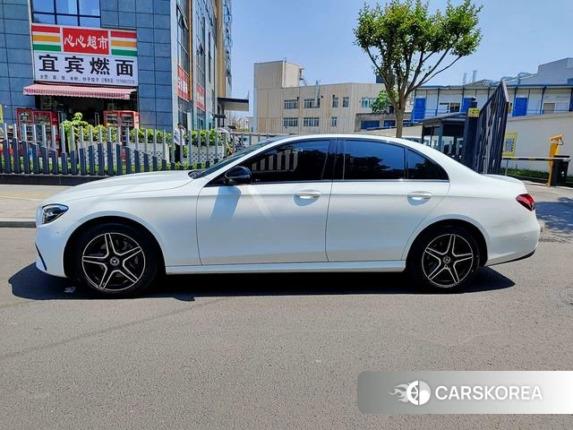 Mercedes-Benz E-Class 2023 Белый из Китая, фото 5