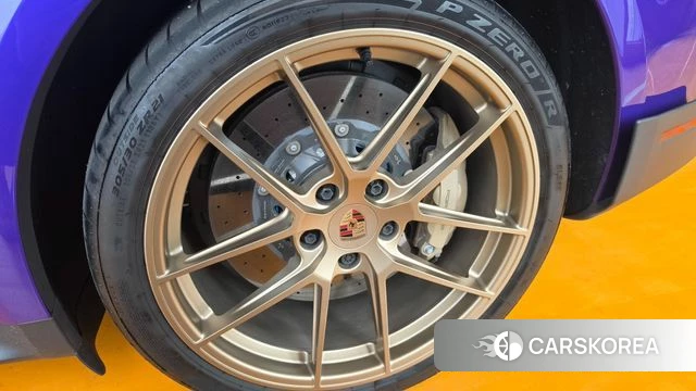 Porsche Taycan id 4649547 из Кореи 15