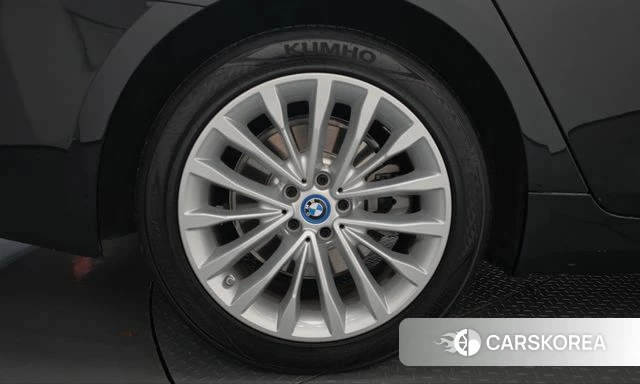 BMW 5 Series (G30) id 5040422 из Кореи 29