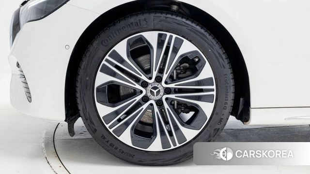 Mercedes-Benz E-Class W214 id 4995409 из Кореи 15