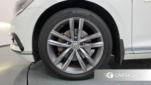 Volkswagen Passat GT (B8) id 4944369 из Кореи 32