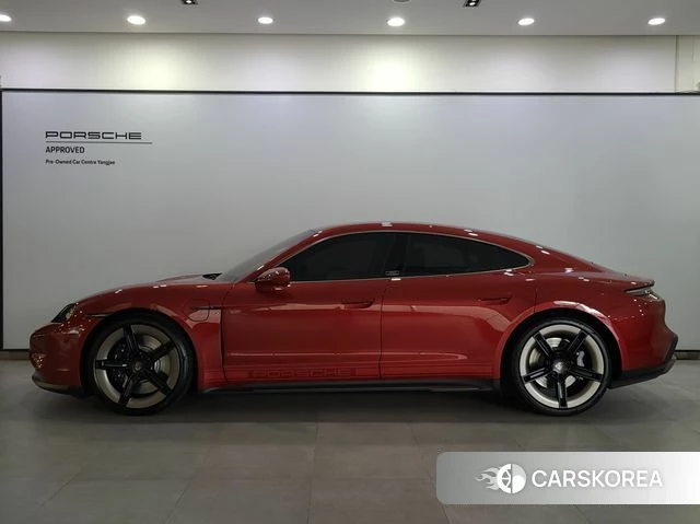 Porsche Taycan id 4681362 из Кореи 14