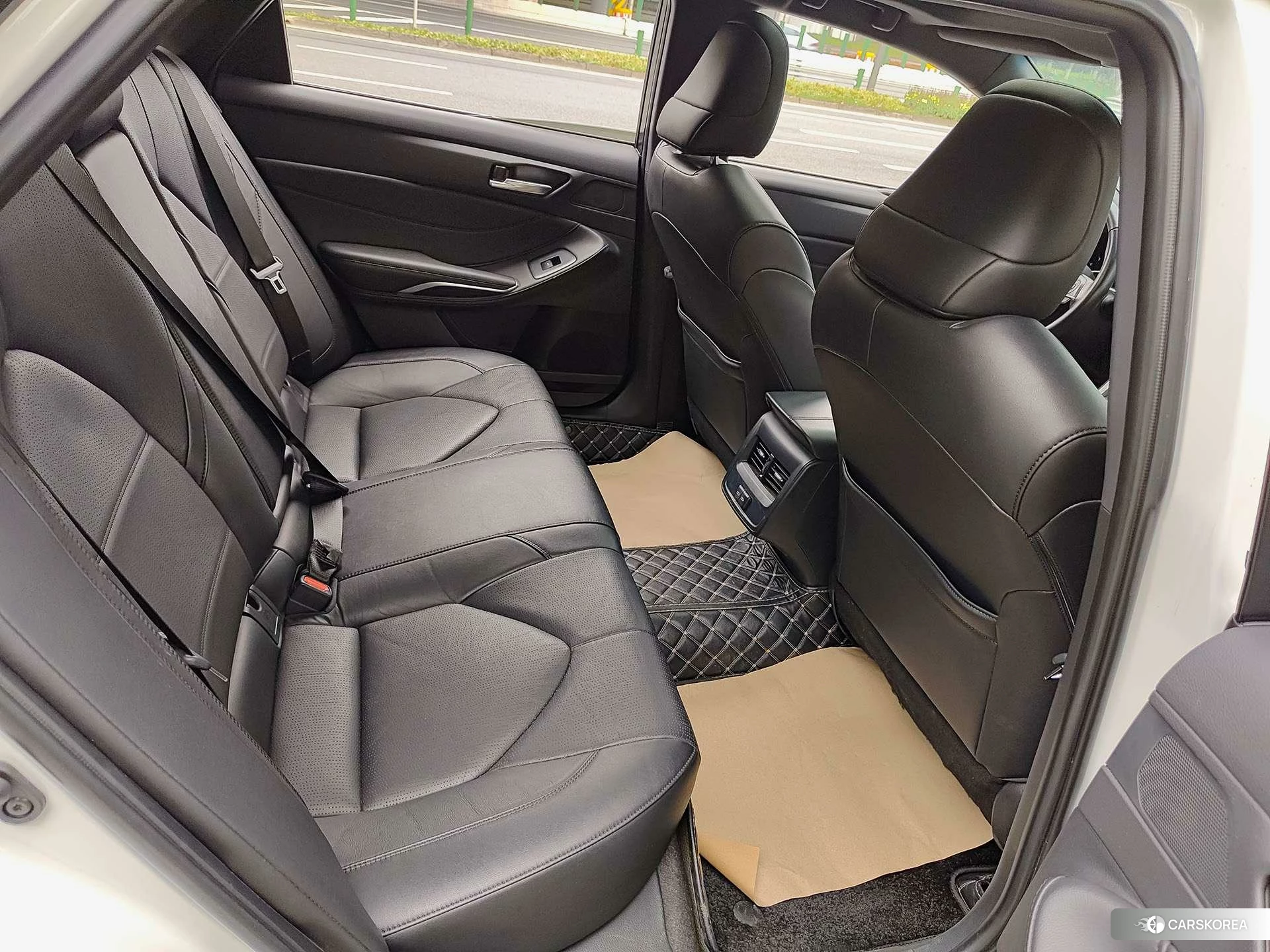 Toyota Avalon 2023 Белый из Китая, фото 6