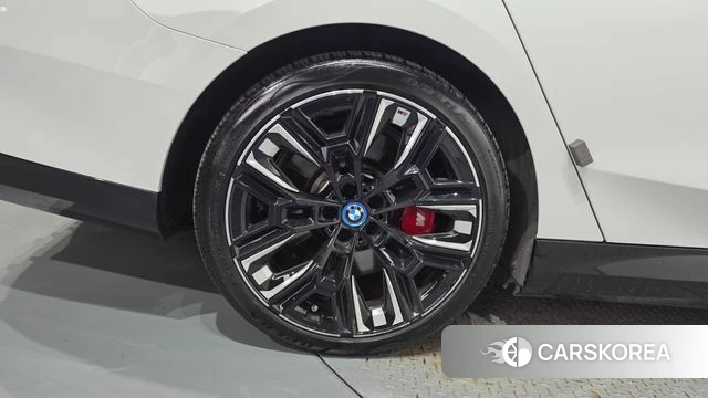 BMW i5 (G60) id 4928347 из Кореи 29