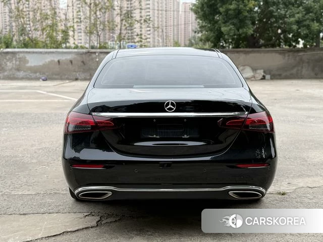 Mercedes-Benz E-Class 2022 Черный из Китая, фото 5