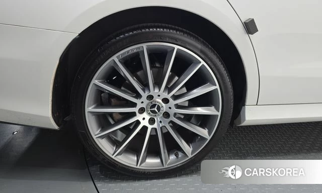 Mercedes-Benz E-Class W213 id 4942373 из Кореи 27