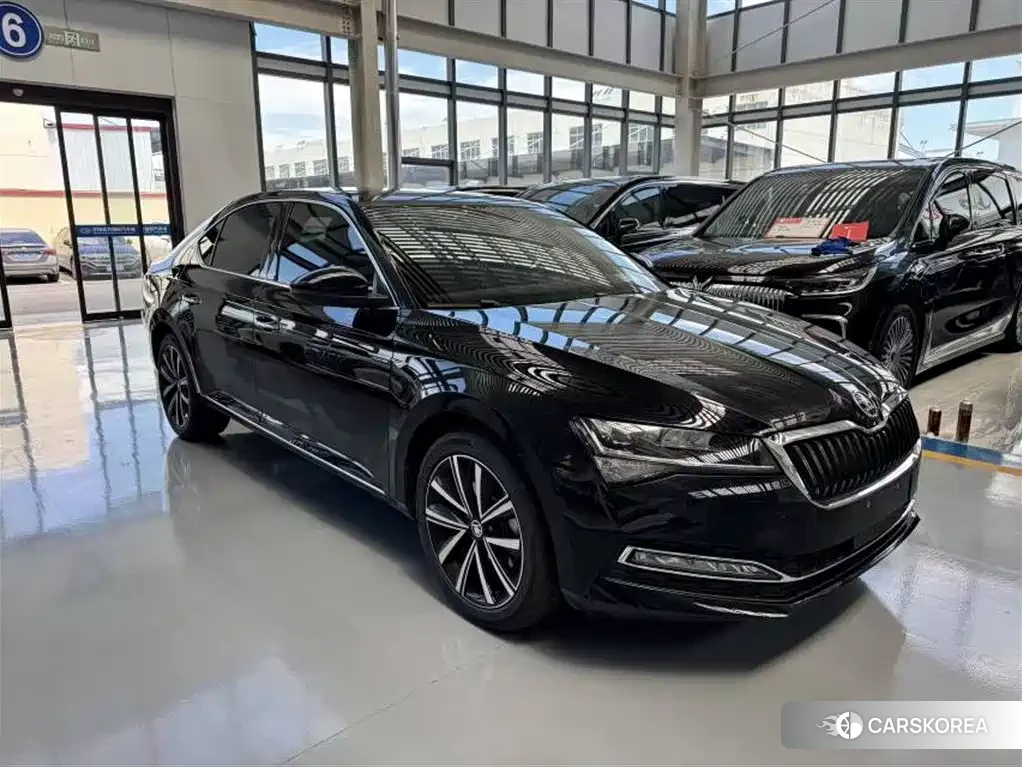 Skoda Superb 2026 Черный из Китая, фото 5