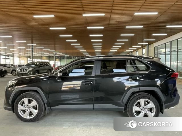 Toyota RAV4 2021 Черный из Китая, фото 5