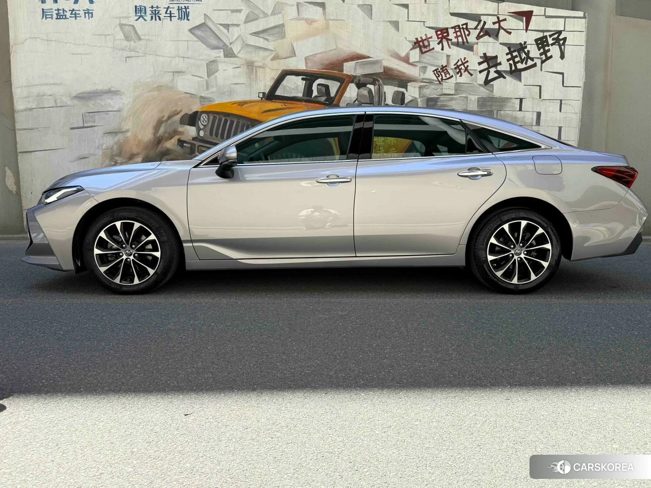 Toyota Avalon 2022 Серебристо-серый из Китая, фото 5