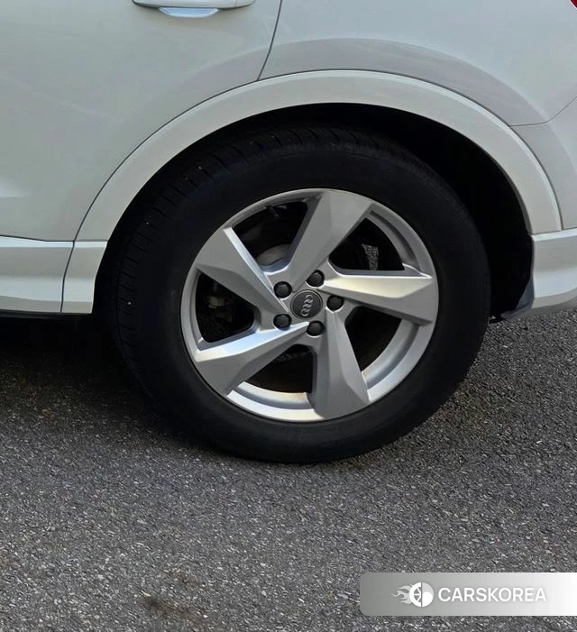 Audi Q3 (F3) 2020 Белый из Кореи, фото 5