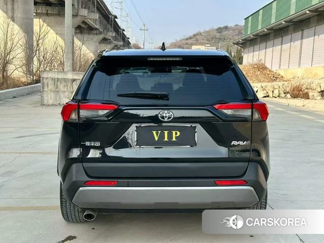 Toyota RAV4 2022 Черный из Китая, фото 5
