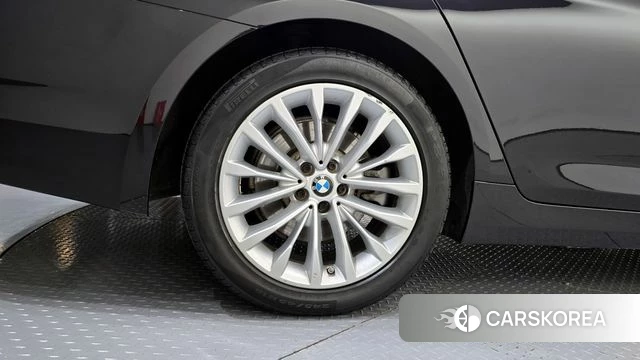 BMW 5 Series (G30) id 3796162 из Кореи 15