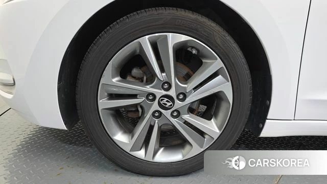 Hyundai Avante AD id 5024006 из Кореи 15