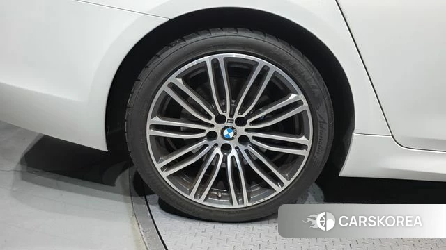 BMW 5 Series (G30) id 4967664 из Кореи 26