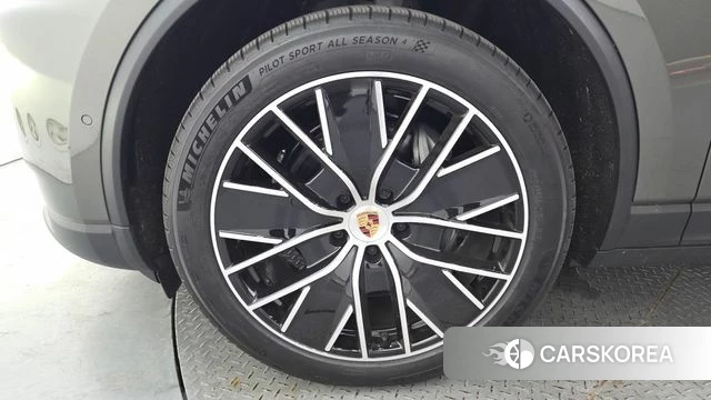 Porsche Makan EV id 4533159 из Кореи 15