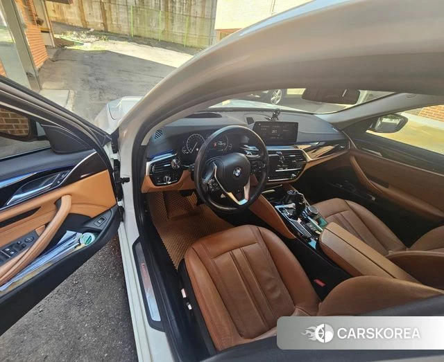 BMW 5 Series (G30) 2019 Белый из Кореи, фото 5