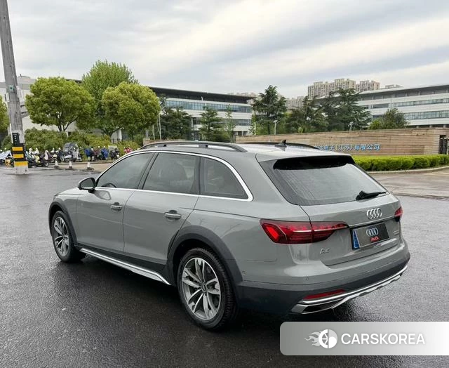 Audi A4L 2021 Темно-серый из Китая, фото 5