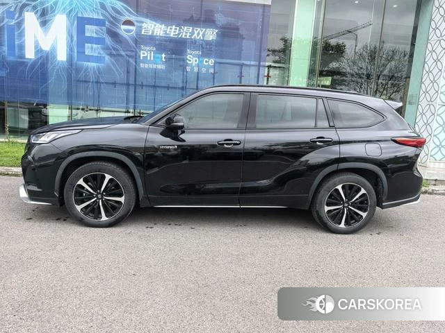 Toyota Crown 2022 Черный из Китая, фото 5