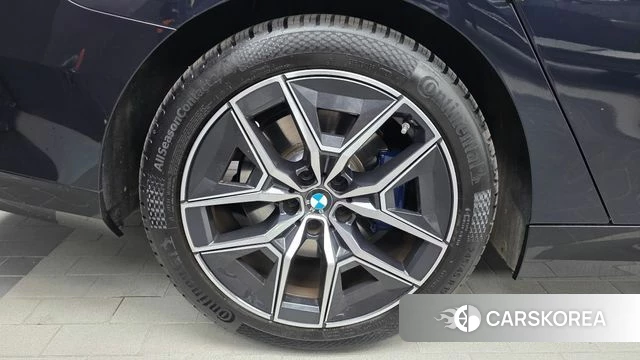 BMW 5 Series (G60) id 5045913 из Кореи 28