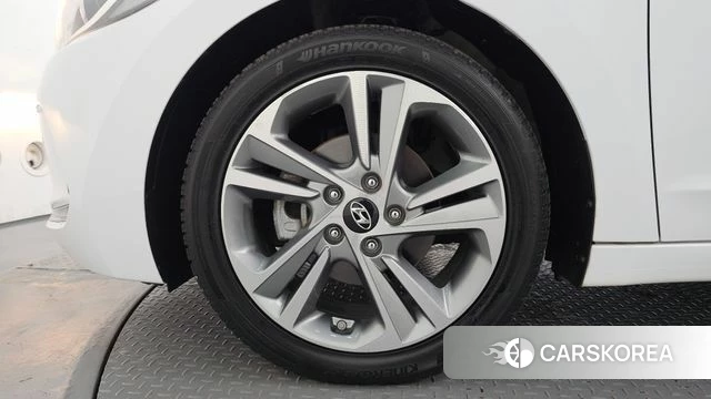Hyundai Avante AD id 5029382 из Кореи 15