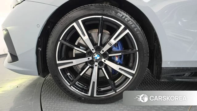 BMW 5 Series (G60) id 5046056 из Кореи 15
