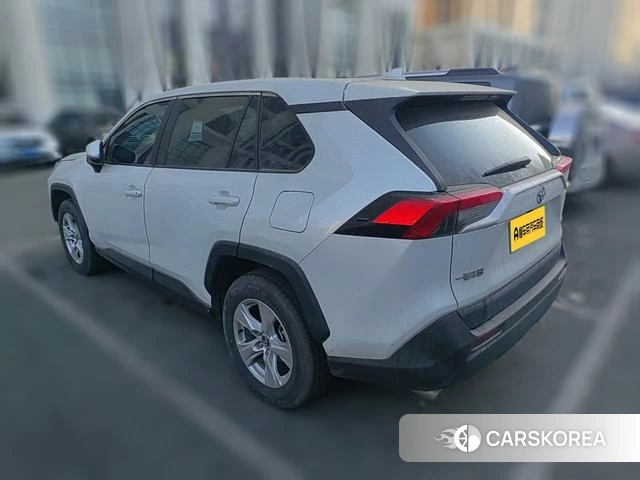 Toyota RAV4 2023 Белый из Китая, фото 5