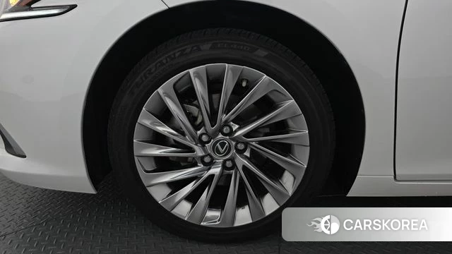 Lexus ES300h 7th generation id 5033014 из Кореи 32