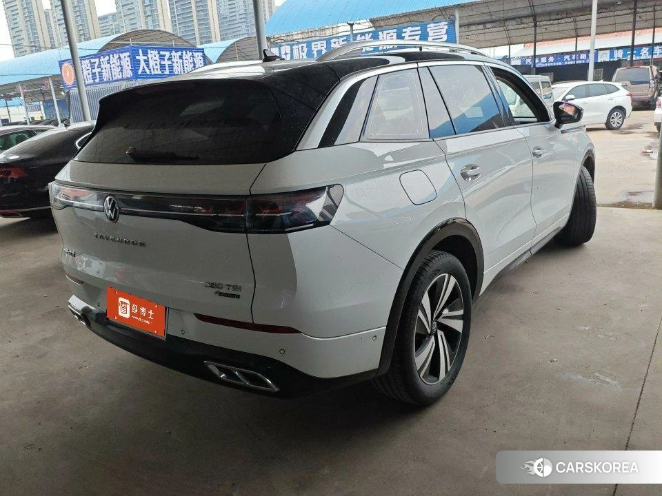 Volkswagen Tavendor 2022 Белый из Китая, фото 5