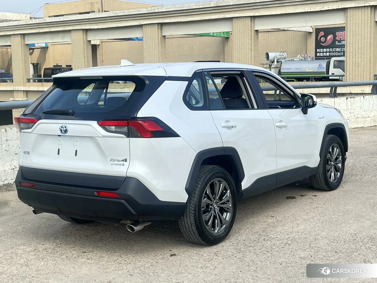 Toyota RAV4 2023 Белый из Китая, фото 5