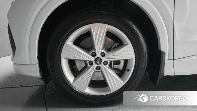 Audi Q4 e-Tron (F4) id 4935816 из Кореи 27
