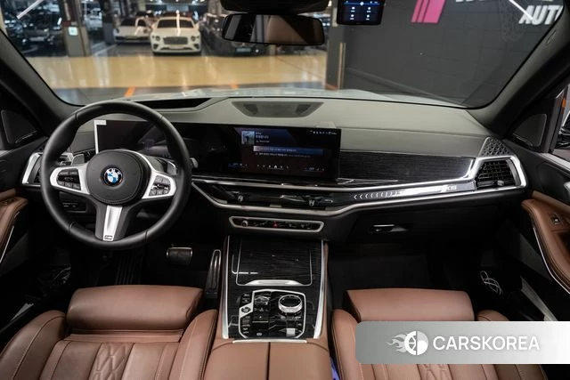 BMW X5 (G05) 2026 Светло-серебряный цвет из Кореи, фото 5