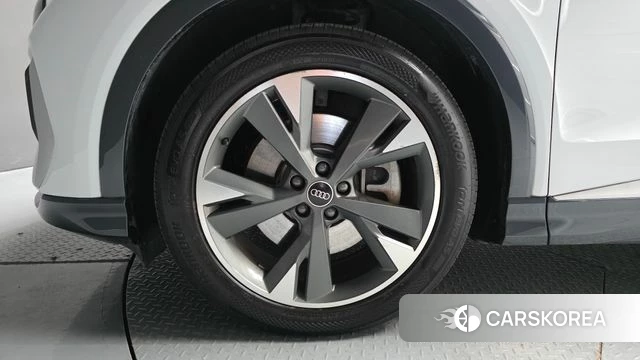 Audi Q4 e-Tron (F4) id 4985720 из Кореи 30