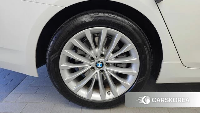 BMW 5 Series (G30) id 4943359 из Кореи 28