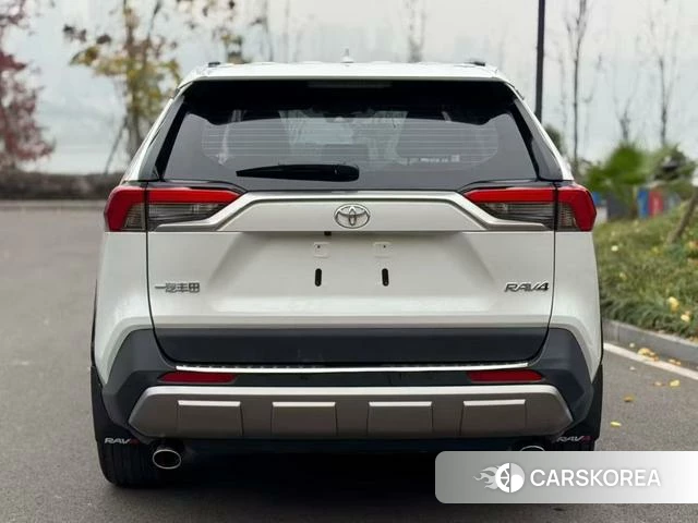Toyota RAV4 2025 Белый из Китая, фото 5