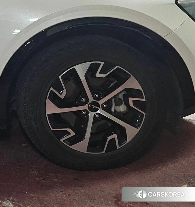 Kia Sportage 5th Generation Hybrid 2022 Белый двухцветный из Кореи, фото 5