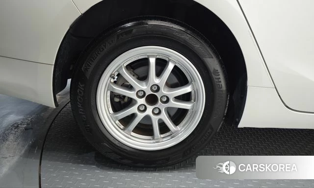 Toyota Prius 4th Generation id 5018883 из Кореи 25