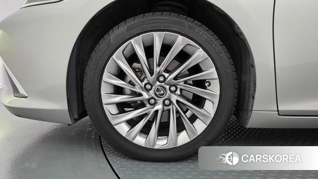 Lexus ES300h 7th generation id 5033212 из Кореи 28