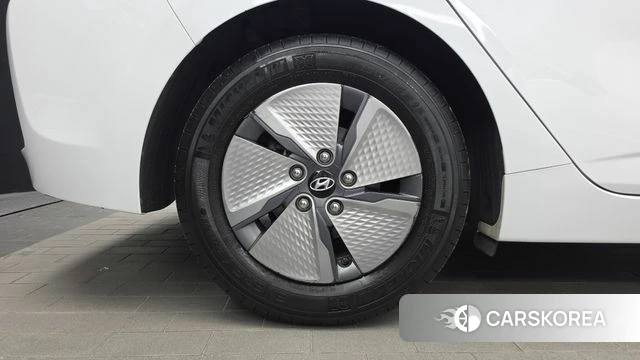 Hyundai The New Ionic Hybrid id 4684012 из Кореи 25