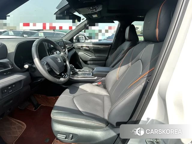 Toyota Crown 2024 Белый из Китая, фото 5