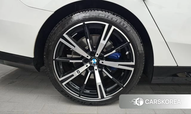 BMW 5 Series (G60) id 5020739 из Кореи 30