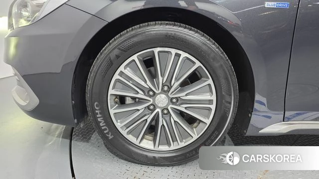 Hyundai Grandeur IG Hybrid id 5023983 из Кореи 29