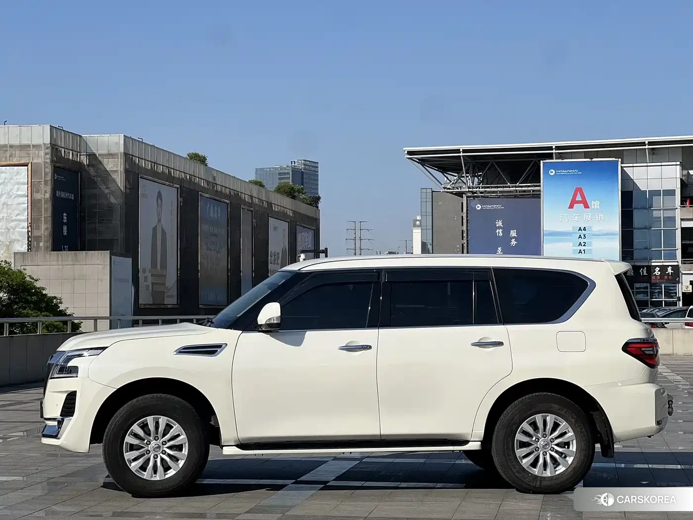 Nissan Patrol 2018 Белый из Китая, фото 5
