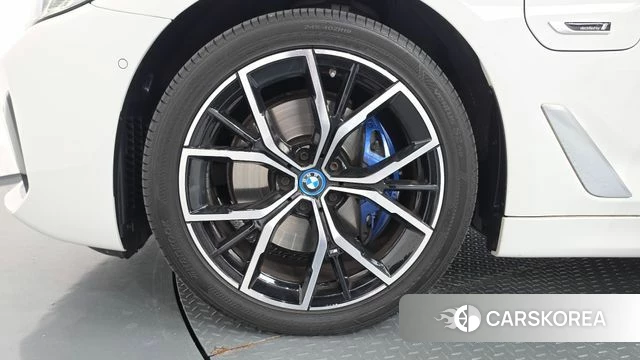 BMW 5 Series (G30) id 5040775 из Кореи 27