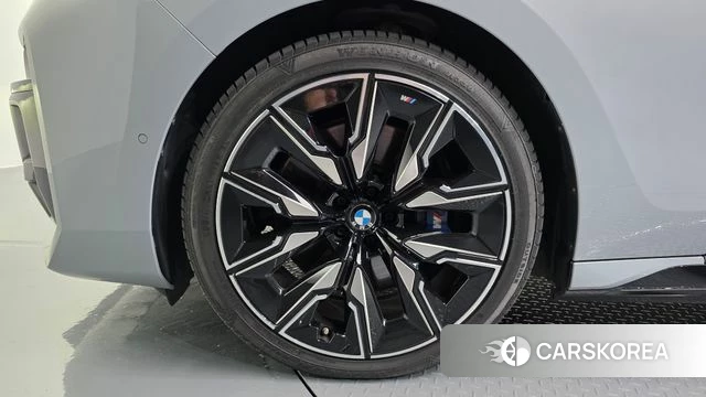 BMW i7 (G70) id 4871206 из Кореи 31