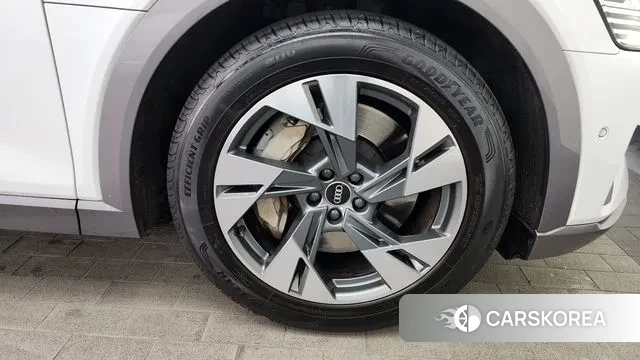 Audi e-Tron id 3655233 из Кореи 15