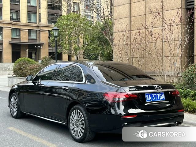 Mercedes-Benz E-Class 2023 Черный из Китая, фото 5