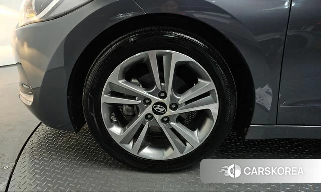 Hyundai Avante AD id 5024068 из Кореи 26