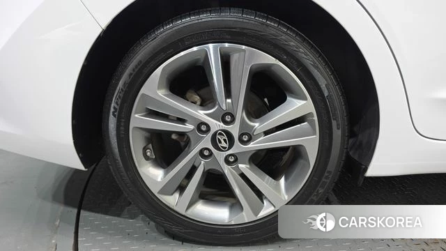Hyundai Avante AD id 4978185 из Кореи 15
